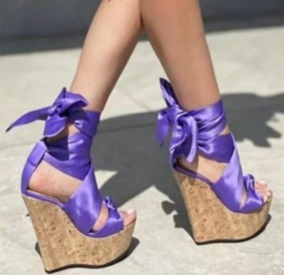 Cork Wedge Sandal - Zoete roze-witte geruite zijden wedgesandalen, groen-gele
